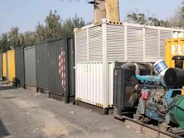 鄂州200KW柴油发电机机组每小时油耗是多少？